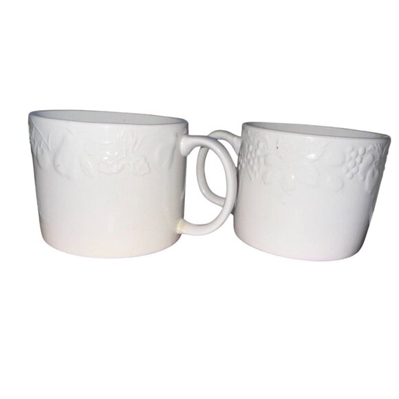 Orchard & Gibson TableTops Unlimited White Embossed Ceramic Mug 3" Tall - Picture 1 of 7